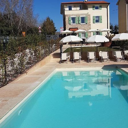 Bed and Breakfast Gardaworld Lazise Esterno foto